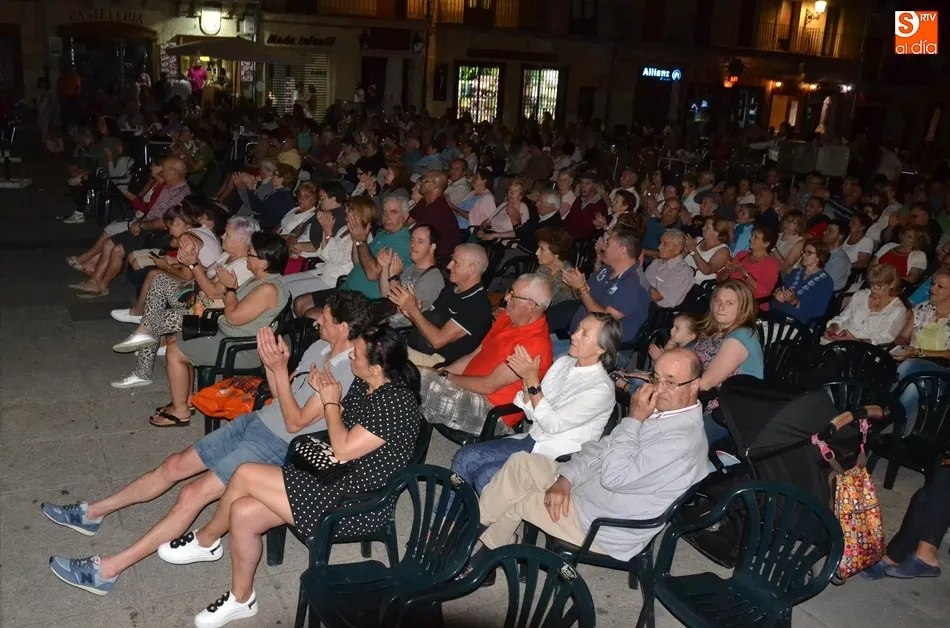 Foto 5 - Pan de Capazo abre con ritmos del Este de Europa las veladas musicales en la Plaza  