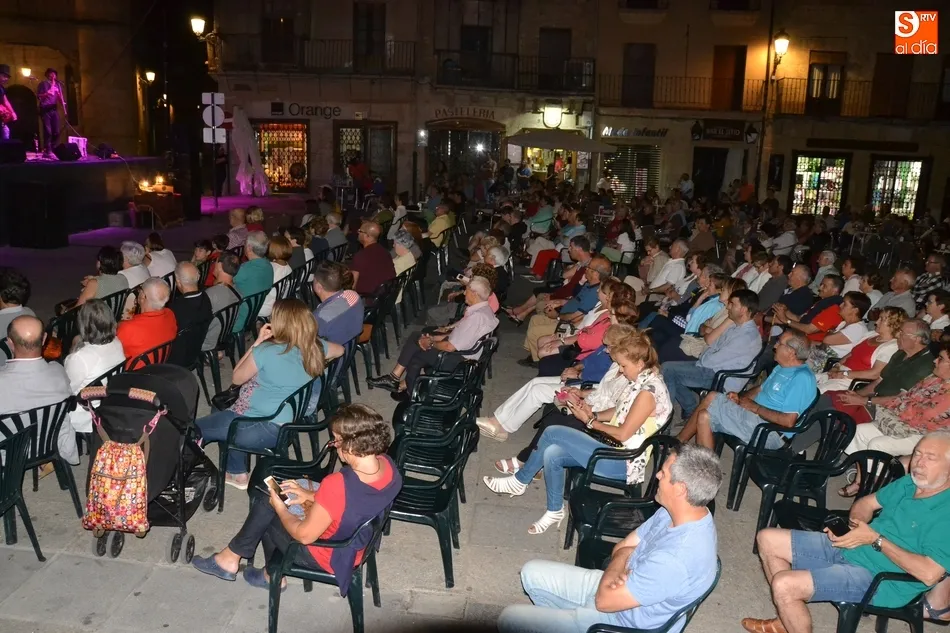Foto 6 - Pan de Capazo abre con ritmos del Este de Europa las veladas musicales en la Plaza  