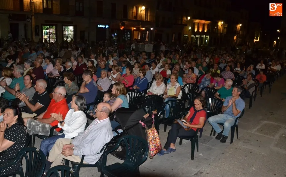 Foto 4 - Pan de Capazo abre con ritmos del Este de Europa las veladas musicales en la Plaza  