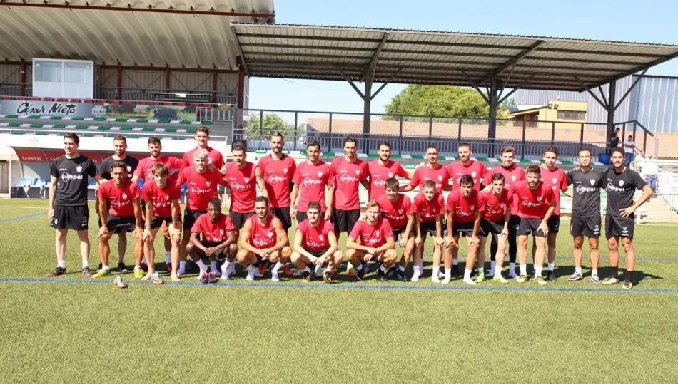 Foto 3 - El CD Guijuelo comienza la pretemporada con cuatro incorporaciones y mucha ilusi&oacute;n