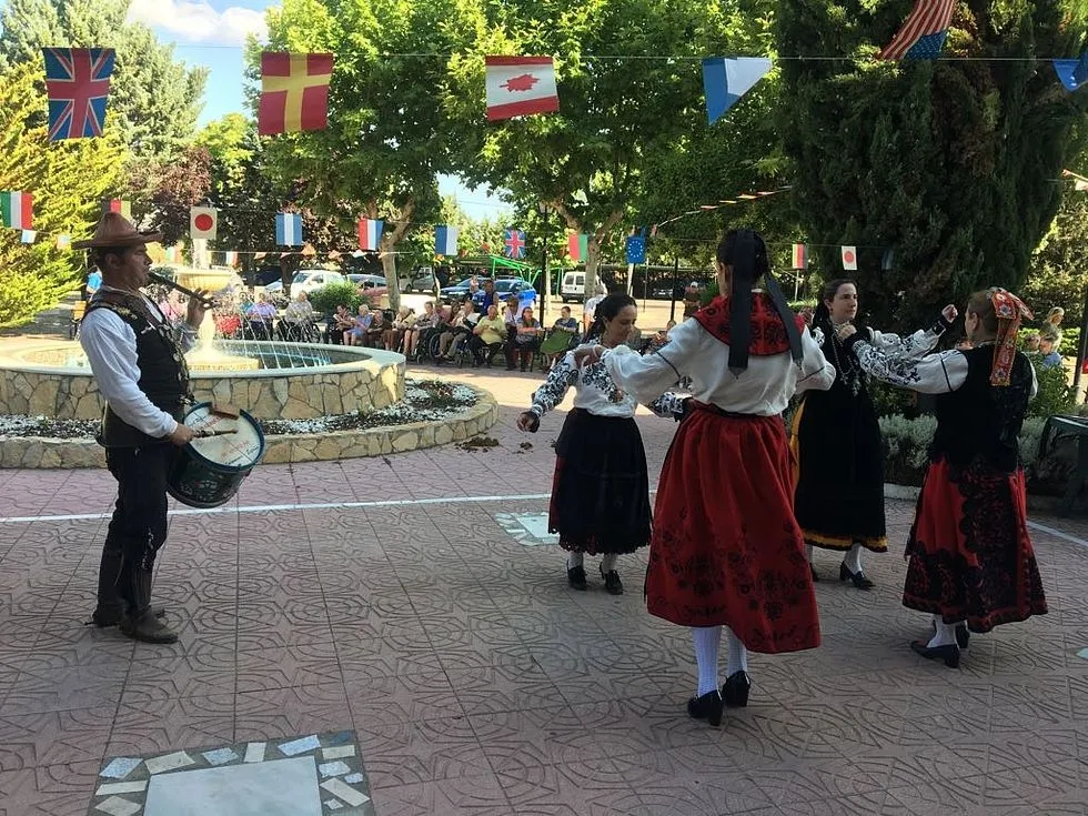 El Mariquelo en un momento de su actuación ante los mayores de la residencia Arapiles