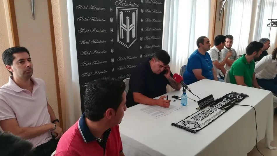 Foto 7 - Unionistas confirma que despide a Astu tras varios conflictos internos y ver situaciones de...
