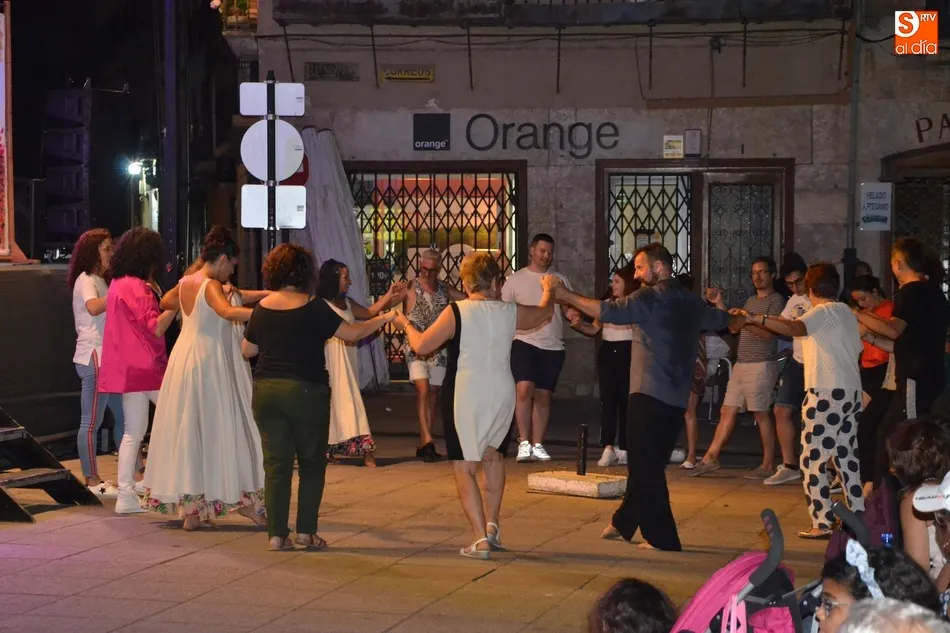 Foto 4 - Mir&oacute;briga estrecha lazos con Catalu&ntilde;a gracias a sus danzas tradicionales  