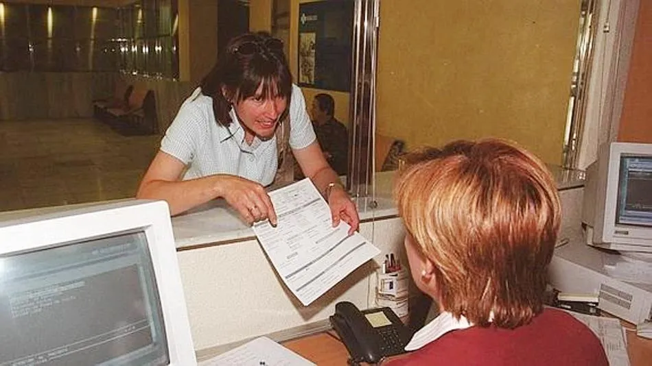 El secretario general de la Consejería de Sanidad, José Ángel Amo Martín, afirma que la mayoría de sentencias condenatorias están relacionadas con reclamaciones retributivas del personal (despidos, jubilaciones...) y otros desacuerdos laborales
