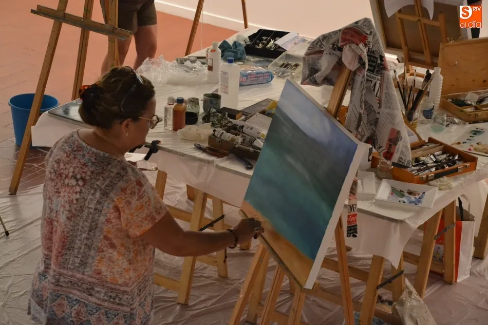 Foto 4 - El pintor L&aacute;zaro H. Becerro imparte un taller en la Casa de la Cultura  