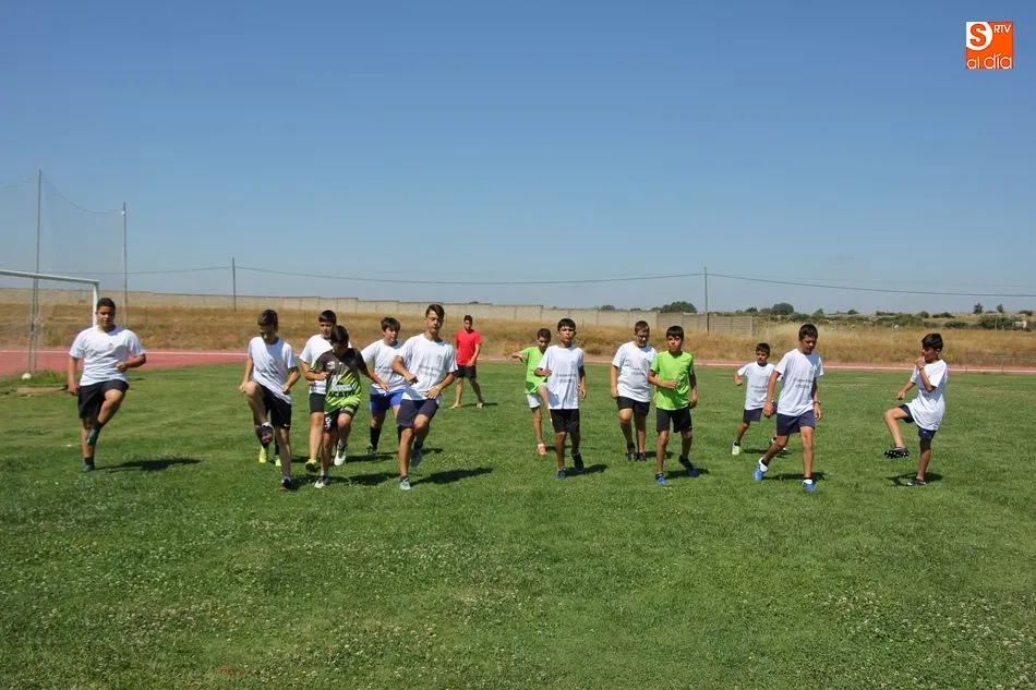 Foto 3 - El III Campus de F&uacute;tbol de Vitigudino acoge una treintena de ni&ntilde;os  