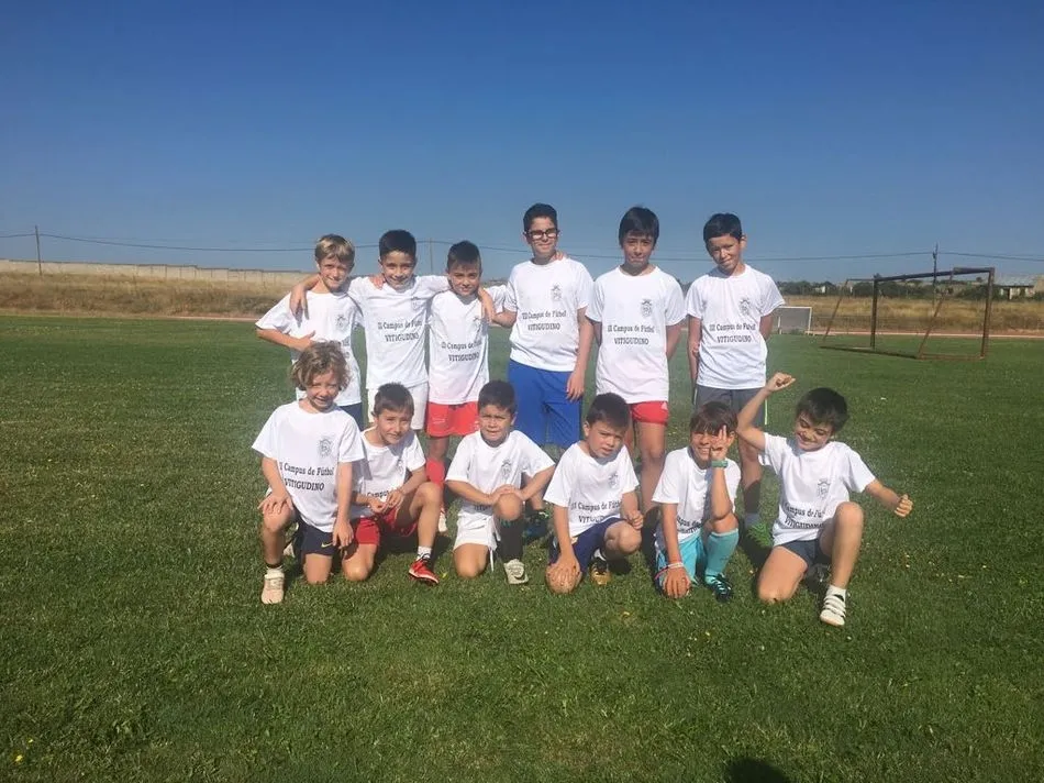 Foto 6 - El III Campus de F&uacute;tbol de Vitigudino acoge una treintena de ni&ntilde;os  