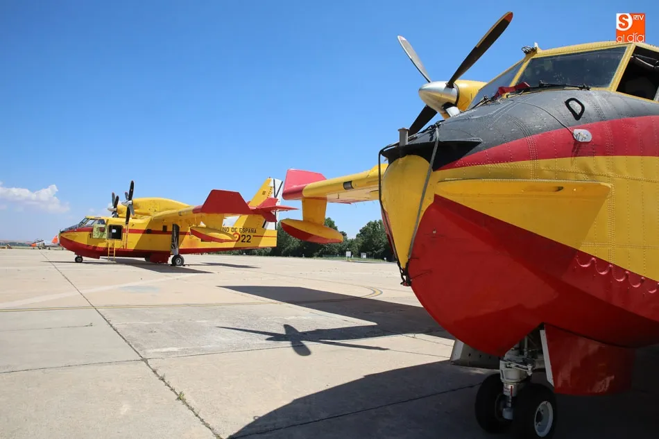 Foto 6 - Dos aviones anfibios, preparados para luchar contra el fuego desde Matac&aacute;n