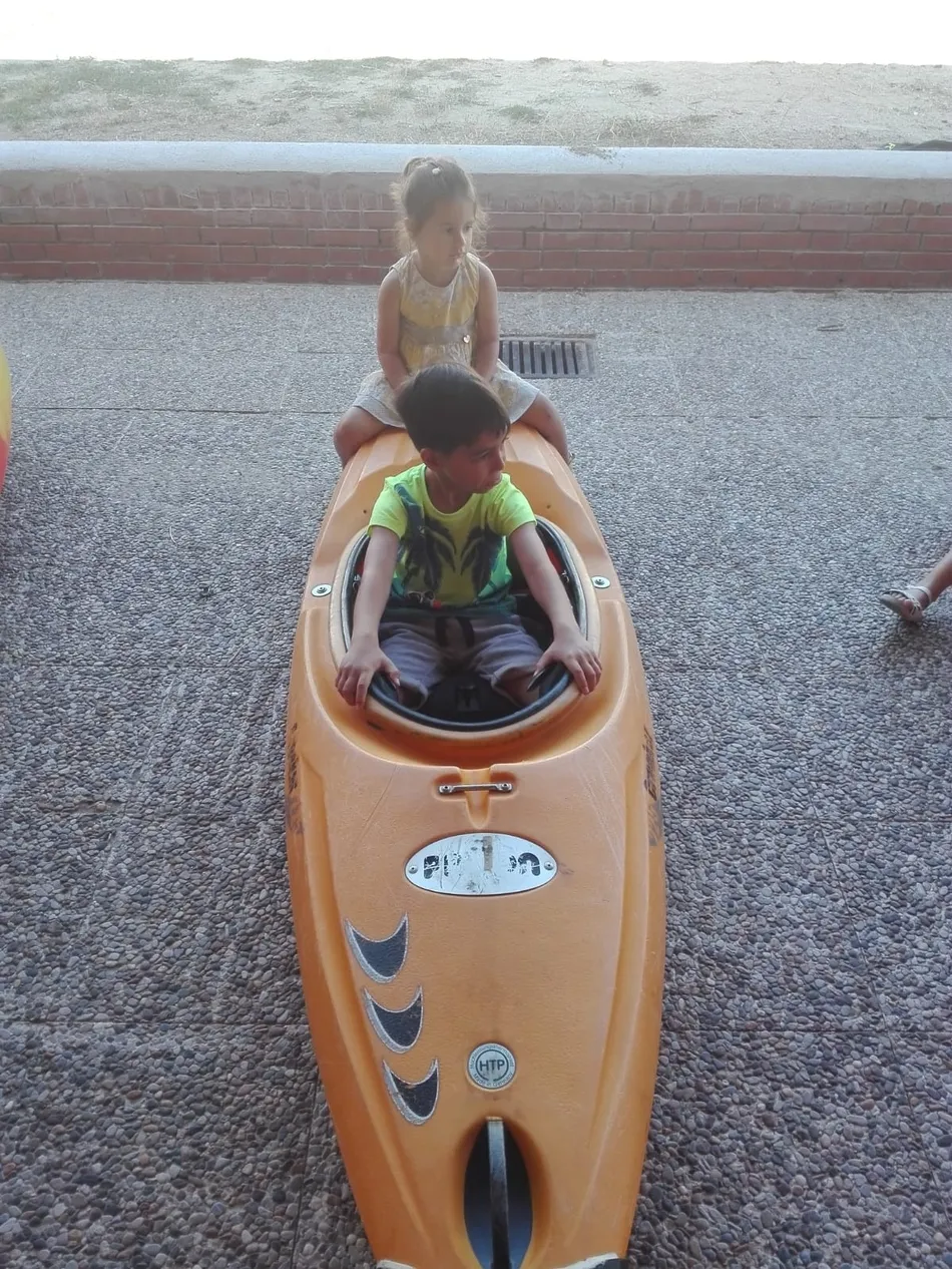 Foto 6 - Los ni&ntilde;os de Conciliamos se suben un a&ntilde;o m&aacute;s a la piragua  