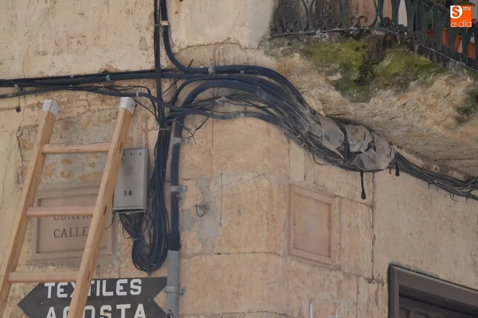 Foto 3 - En marcha el soterramiento del cableado de la calle Madrid  