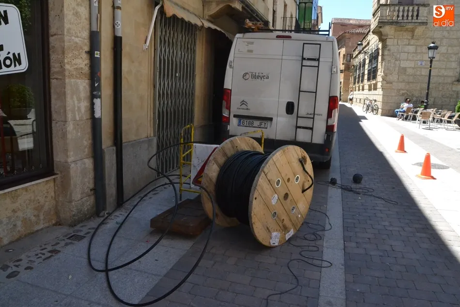 Foto 7 - En marcha el soterramiento del cableado de la calle Madrid  