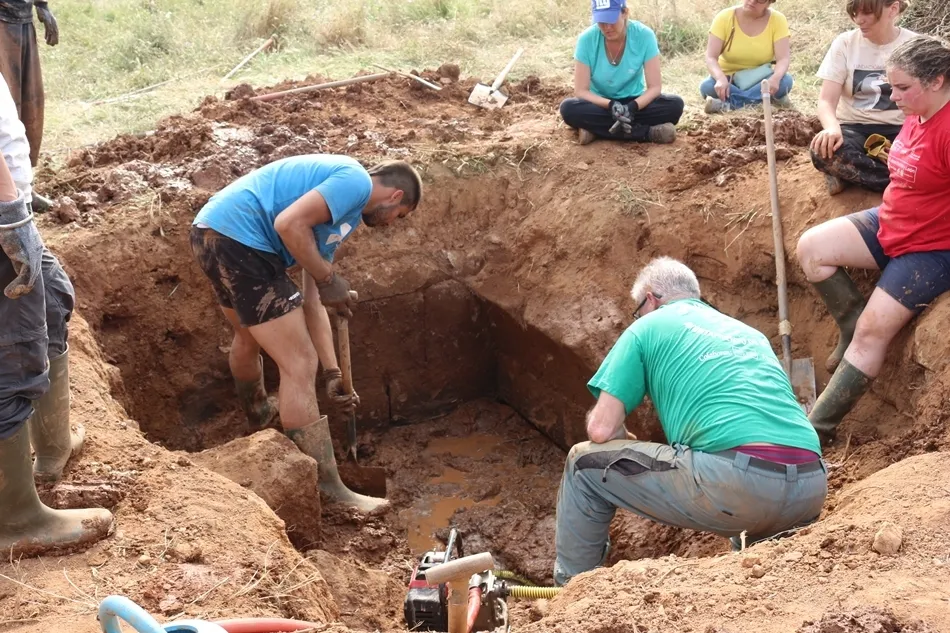 Foto 3 - Voluntatormes, manos voluntarias para recuperar fuentes de la memoria
