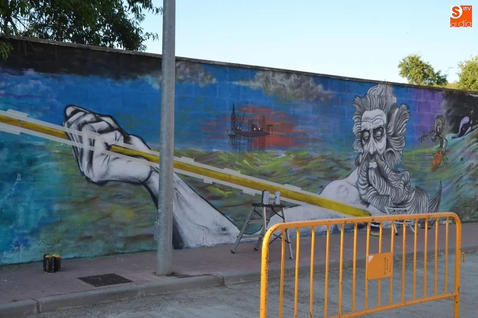 Foto 7 - CROMA remata el espectacular mural que ha creado en la calle Caridad  