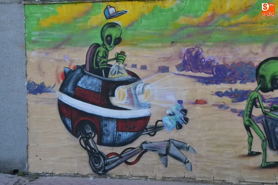 Foto 5 - CROMA remata el espectacular mural que ha creado en la calle Caridad  