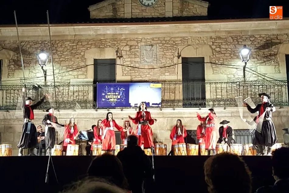 Foto 2 - El tango se adue&ntilde;a de Vitigudino con el Ballet Sol Argentino  