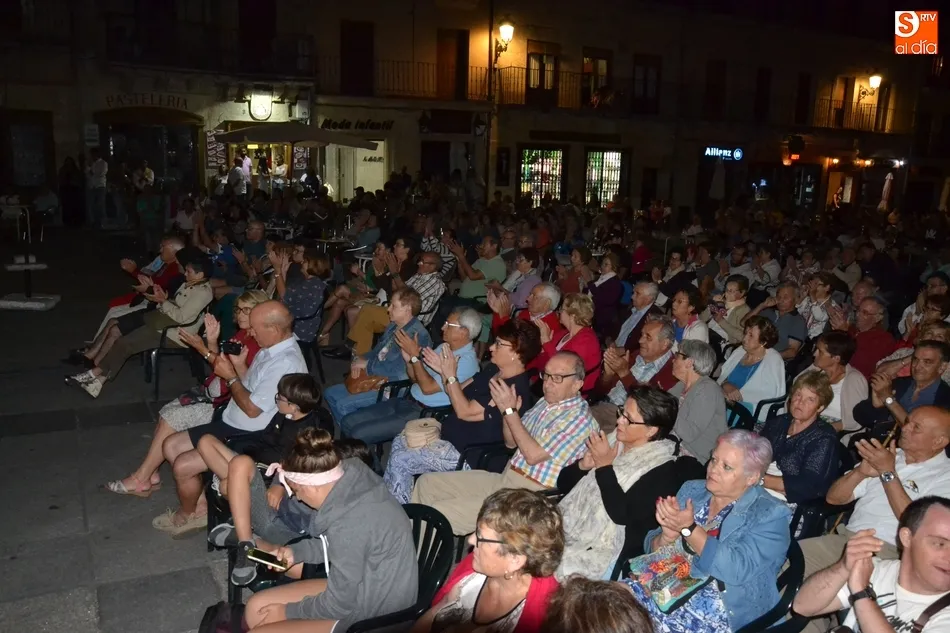 Foto 3 - Gran noche en la Plaza con uno de los grupos m&aacute;s veteranos del folk nacional  