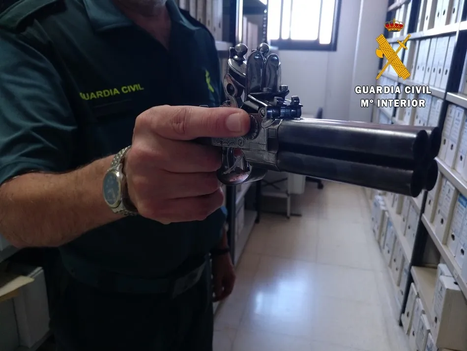 Foto 5 - Localizan en Salamanca 16 armas antiguas comercializadas de manera il&iacute;cita