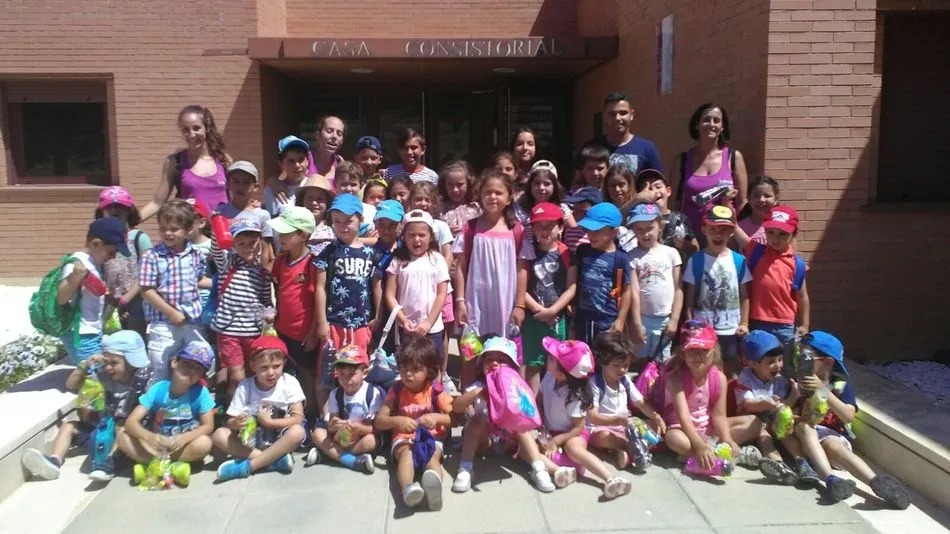 Los escolares de las semicolonias conocen las instalaciones y el funcionamiento del Ayuntamiento