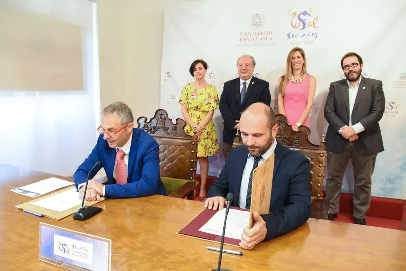 Foto 5 - El Tormes se suma al VIII Centenario de la Universidad con el patrocinio de una carrera solidaria