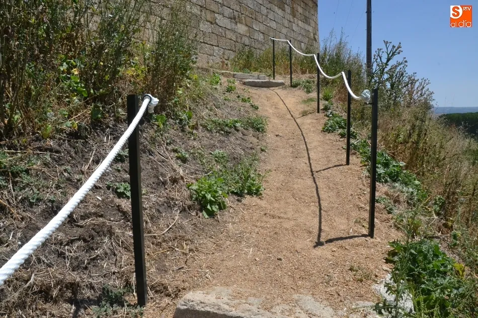 Foto 3 - La emblem&aacute;tica Cuesta de las Emes estrena un cord&oacute;n de seguridad  