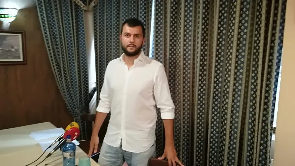 Astu, antes de iniciar la rueda de prensa.