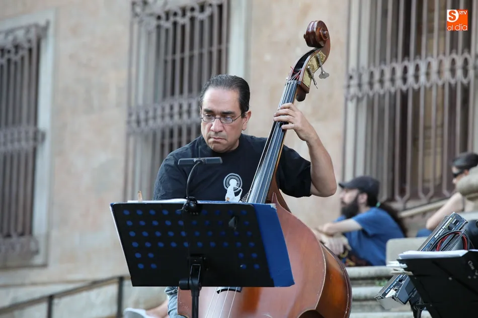 Foto 7 - Canorok vuelve a llevar sus ritmos latinos a la Plaza de Anaya