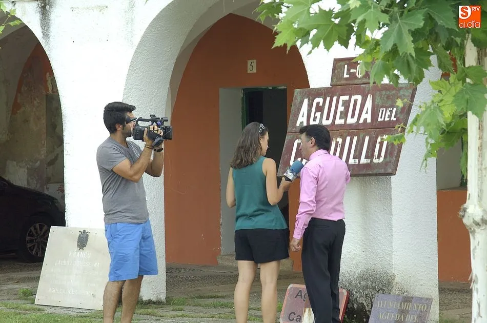 Foto 4 - Contin&uacute;a el inter&eacute;s televisivo a la idea de los vecinos de &Aacute;gueda de acoger los restos de Franco ...