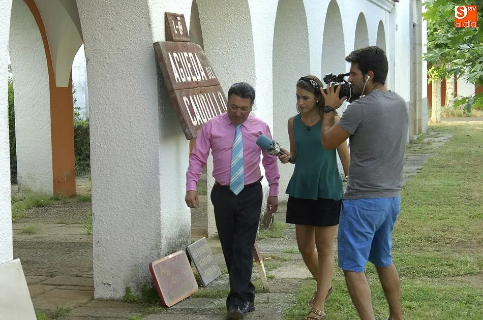 Foto 2 - Contin&uacute;a el inter&eacute;s televisivo a la idea de los vecinos de &Aacute;gueda de acoger los restos de Franco ...