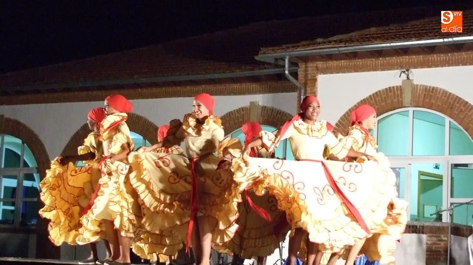 Foto 7 - El Ballet Nacional Maragu&aacute;n de Cuba encandila al p&uacute;blico de Hinojosa de Duero