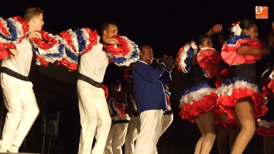 Foto 2 - El Ballet Nacional Maragu&aacute;n de Cuba encandila al p&uacute;blico de Hinojosa de Duero