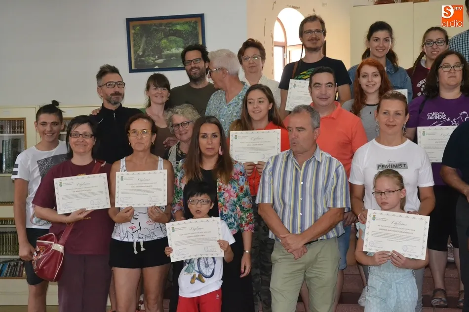 Foto 6 - Entregados los diplomas de la VII Escuela de Verano de Folclore pensando ya en la octava  