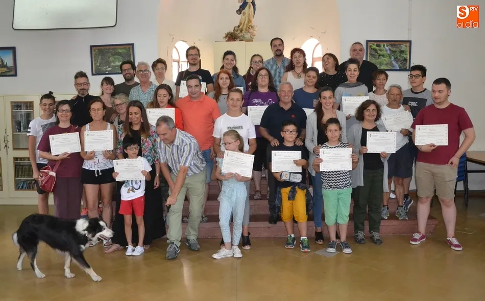 Foto 4 - Entregados los diplomas de la VII Escuela de Verano de Folclore pensando ya en la octava  
