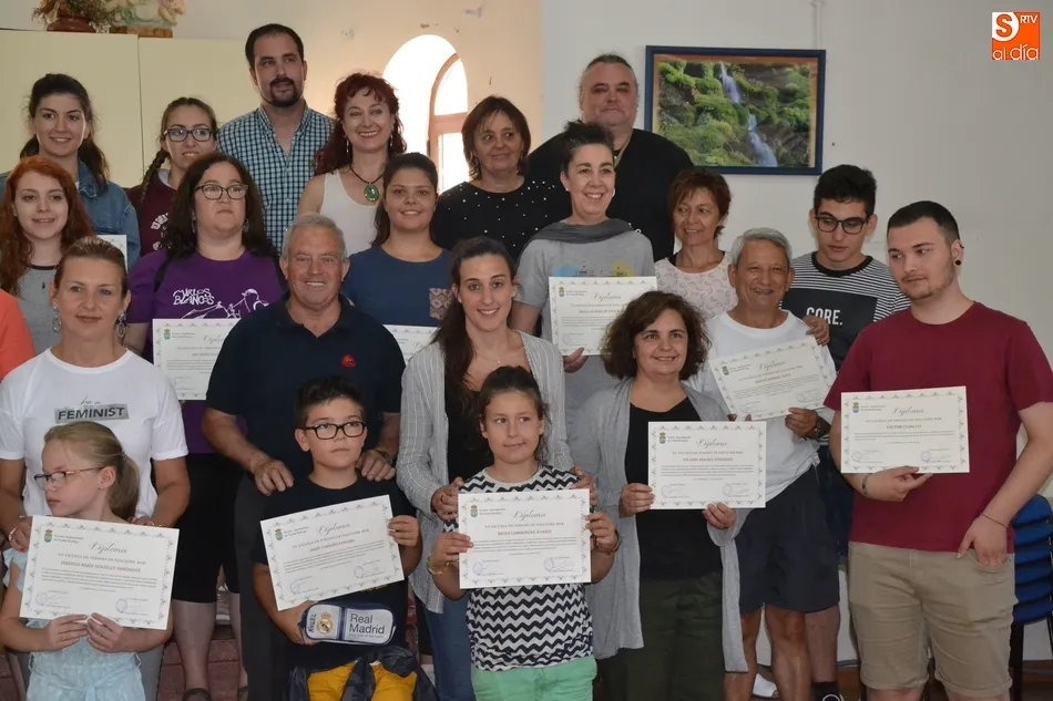 Foto 5 - Entregados los diplomas de la VII Escuela de Verano de Folclore pensando ya en la octava  