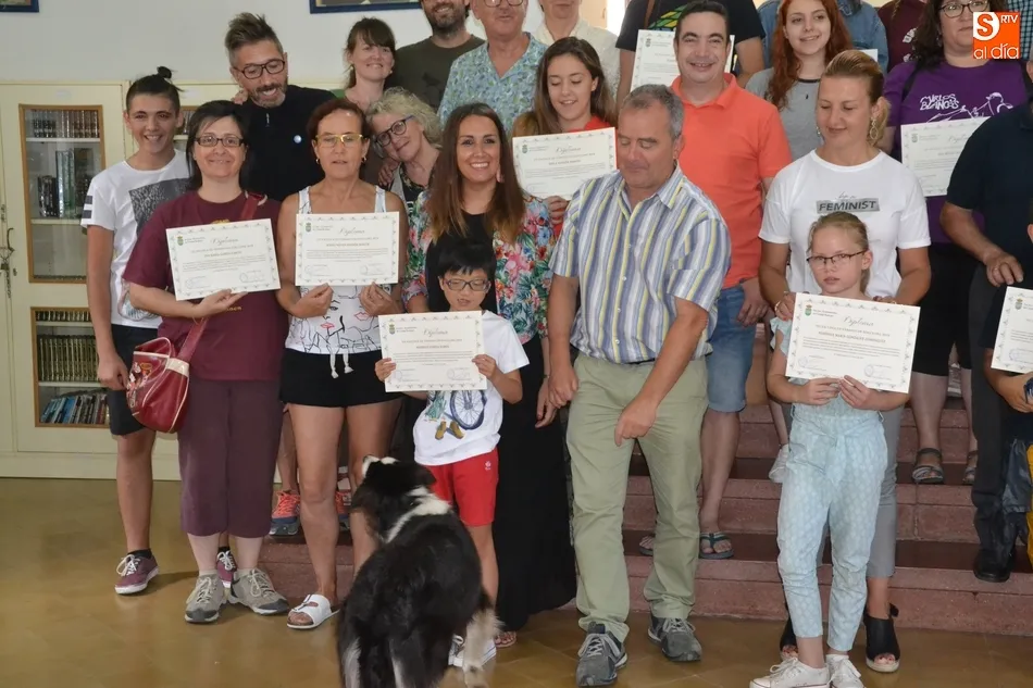 Foto 2 - Entregados los diplomas de la VII Escuela de Verano de Folclore pensando ya en la octava  