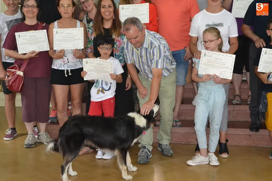 Foto 3 - Entregados los diplomas de la VII Escuela de Verano de Folclore pensando ya en la octava  