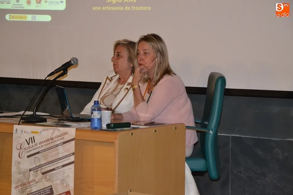 Foto 3 - Explicados en una mesa redonda los &lsquo;secretos&rsquo; de la joyer&iacute;a charra  