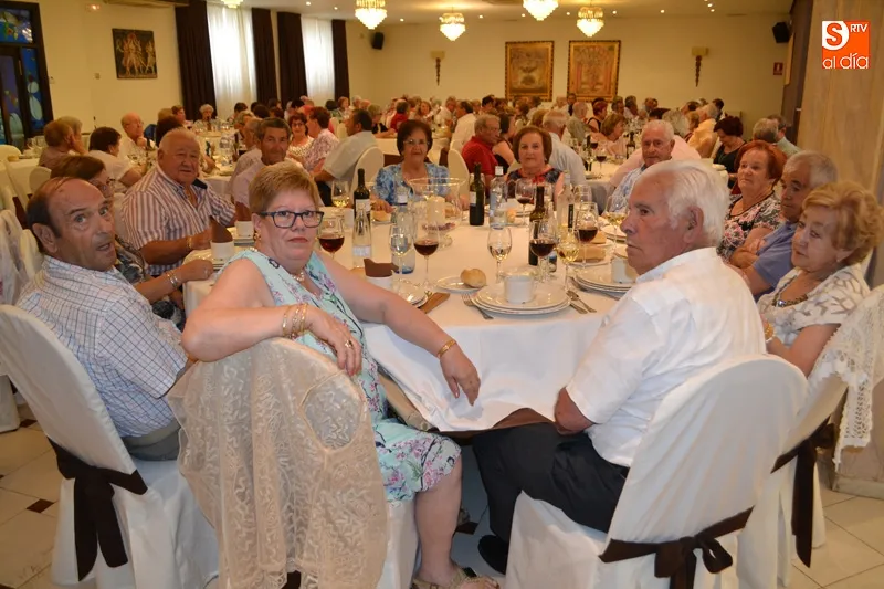 Foto 8 - La Asociaci&oacute;n de Mayores San Miguel celebra su fiesta anual junto a 200 de sus socios