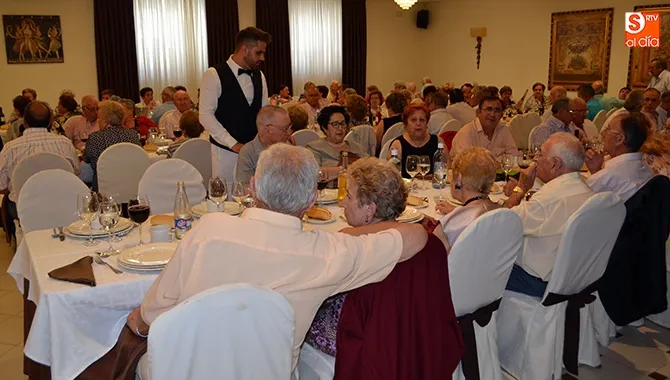 Foto 2 - La Asociaci&oacute;n de Mayores San Miguel celebra su fiesta anual junto a 200 de sus socios