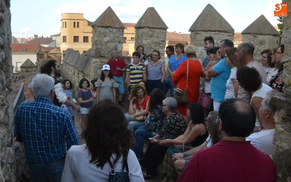 Foto 2 - El Parador da a conocer su historia mediante una nueva visita teatralizada con las plazas llenas  