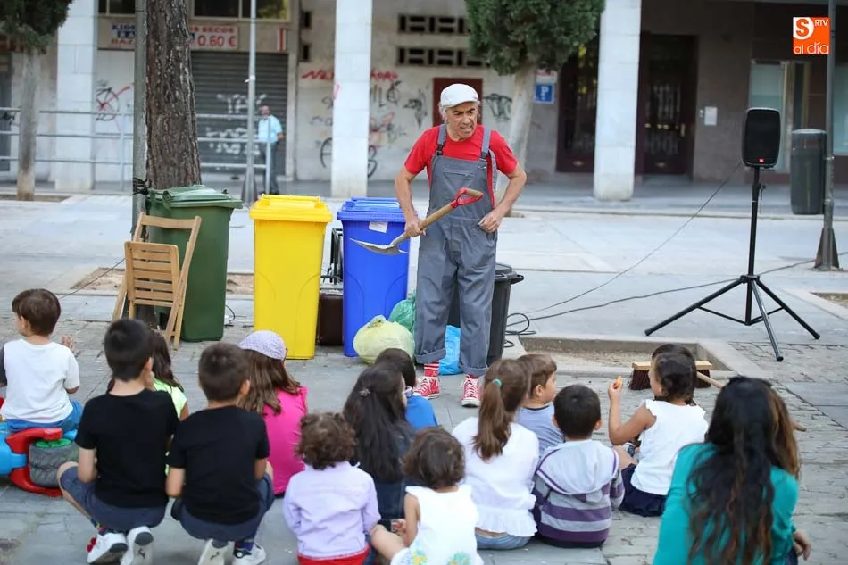 Foto 11 - Josetxu Mor&aacute;n lleva sus cuentos teatralizados a la Plaza Barcelona