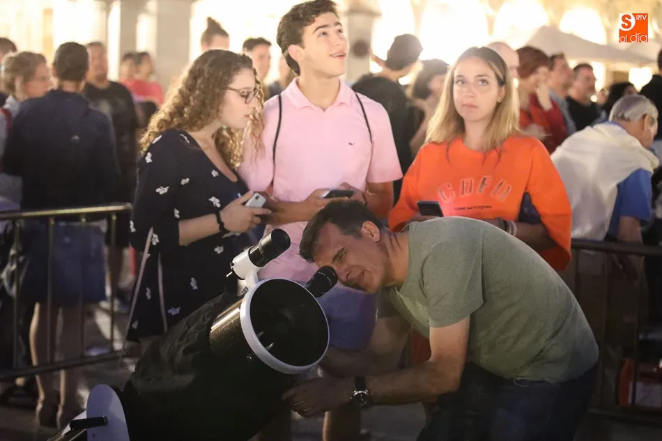 Foto 5 - La Plaza Mayor se convierte en un gran observatorio de estrellas