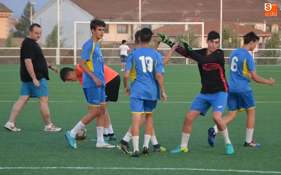 Foto 11 - &Eacute;pica victoria de Villazarcillo frente a Pedrotoro en la pr&oacute;rroga tras jugar con uno menos 29...