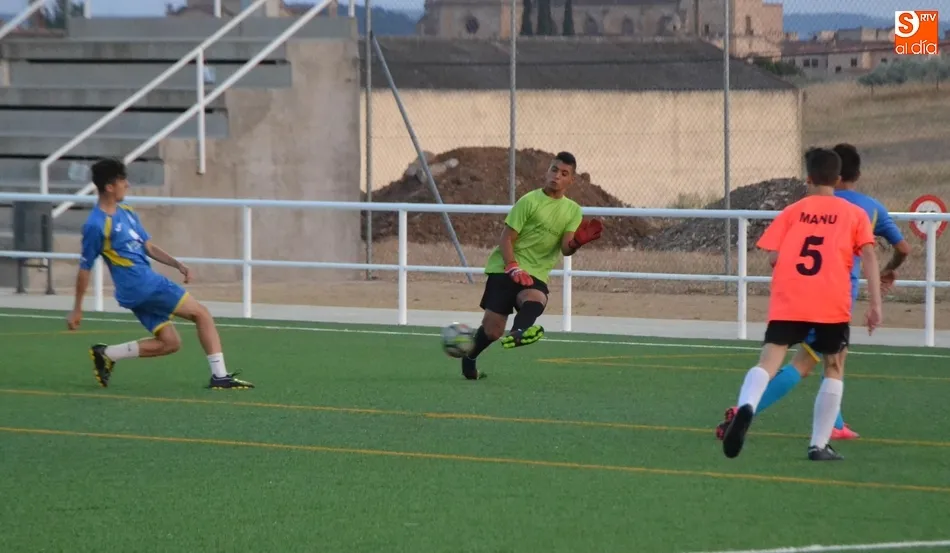 Foto 7 - &Eacute;pica victoria de Villazarcillo frente a Pedrotoro en la pr&oacute;rroga tras jugar con uno menos 29...