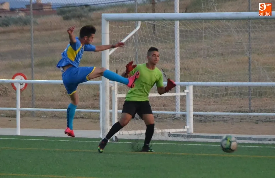 Foto 6 - &Eacute;pica victoria de Villazarcillo frente a Pedrotoro en la pr&oacute;rroga tras jugar con uno menos 29...