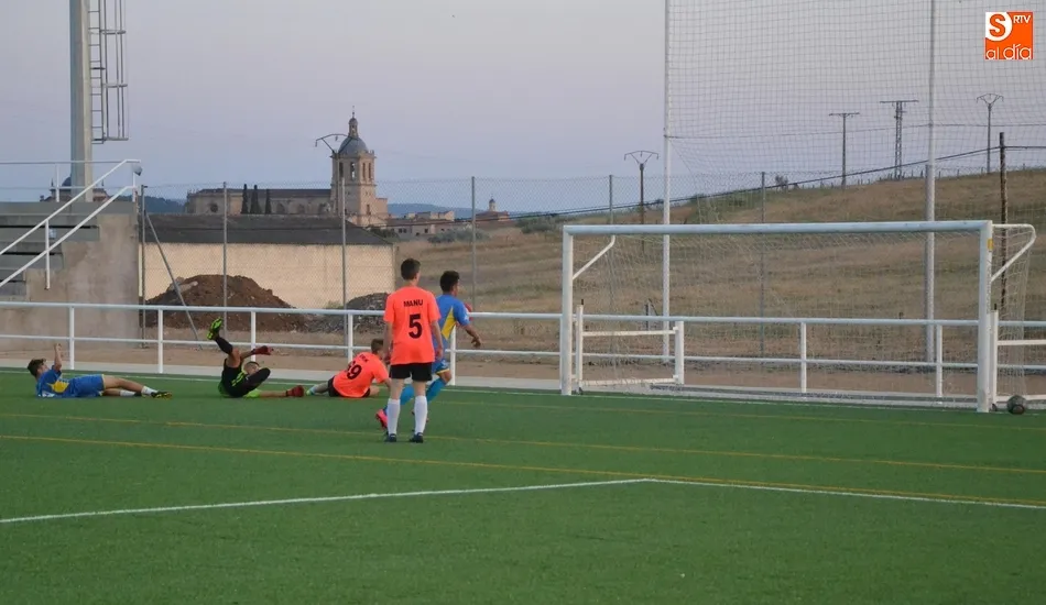 Foto 4 - &Eacute;pica victoria de Villazarcillo frente a Pedrotoro en la pr&oacute;rroga tras jugar con uno menos 29...