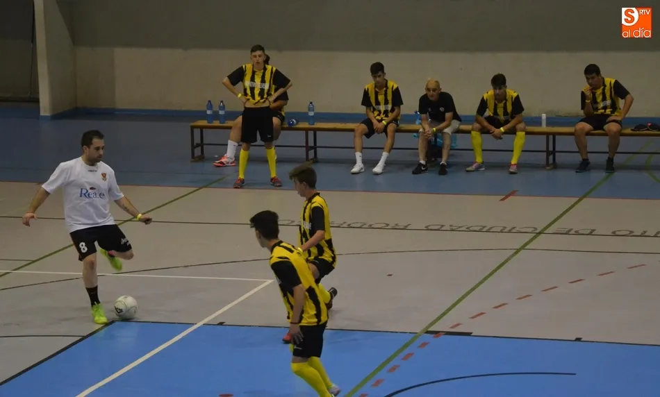 Foto 4 - Buena asistencia de p&uacute;blico a la igualada jornada inaugural del 2&ordm; Torneo 48 Horas del III...
