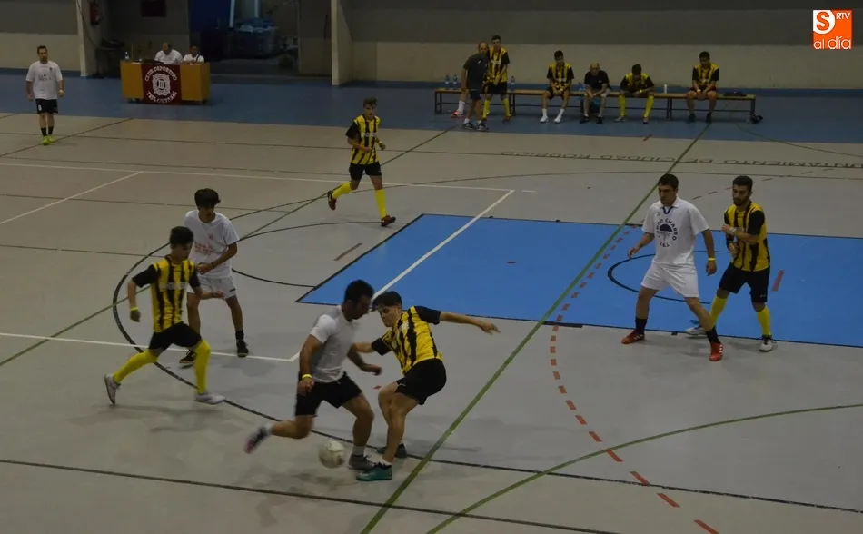 Foto 5 - Buena asistencia de p&uacute;blico a la igualada jornada inaugural del 2&ordm; Torneo 48 Horas del III...