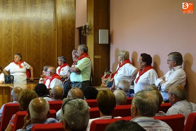 Foto 9 - Alba de Tormes acoge a los jubilados de la provincia  
