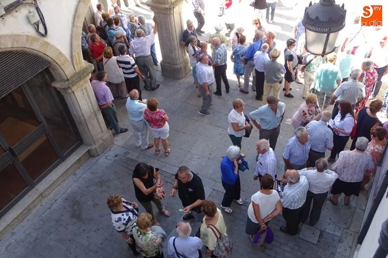 Foto 6 - Alba de Tormes acoge a los jubilados de la provincia  