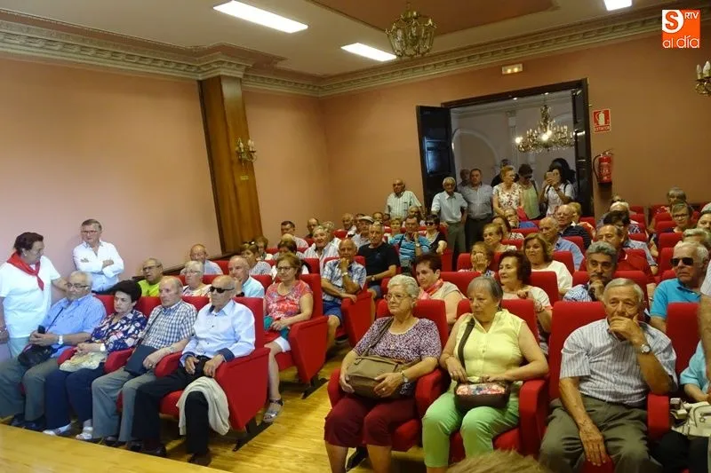 Foto 4 - Alba de Tormes acoge a los jubilados de la provincia  